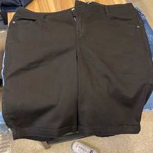 Torrid size 20 black shorts!